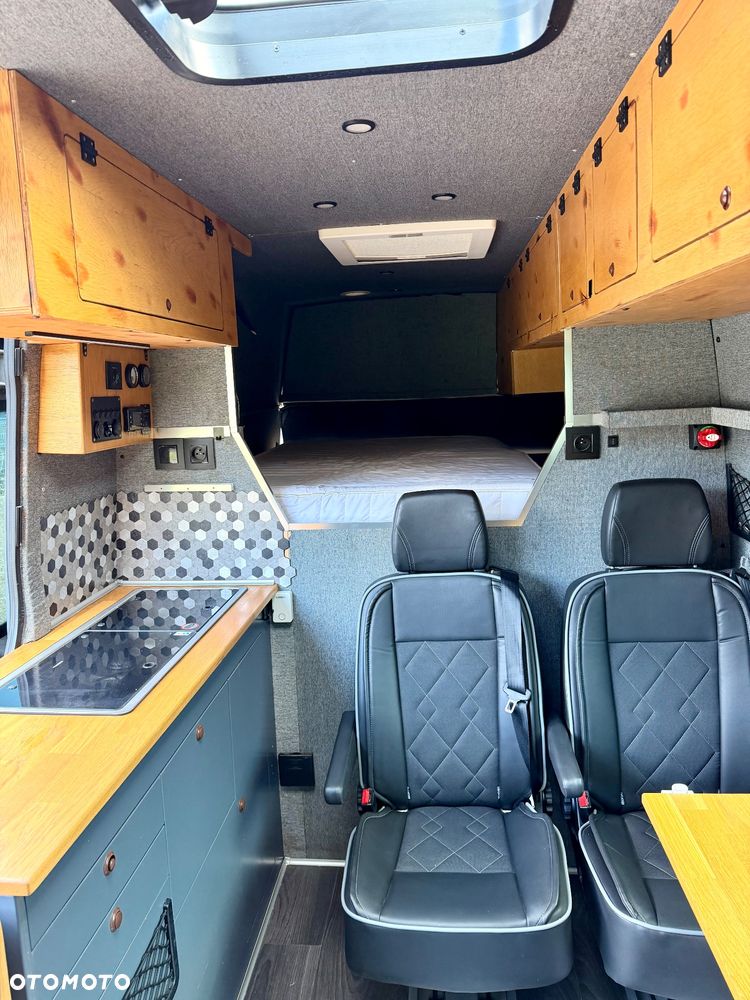 Mercedes-Benz Sprinter - 9