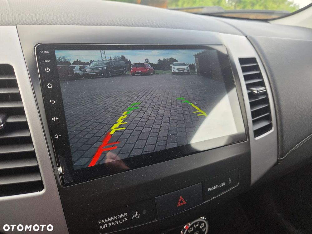 Mitsubishi Outlander - 20