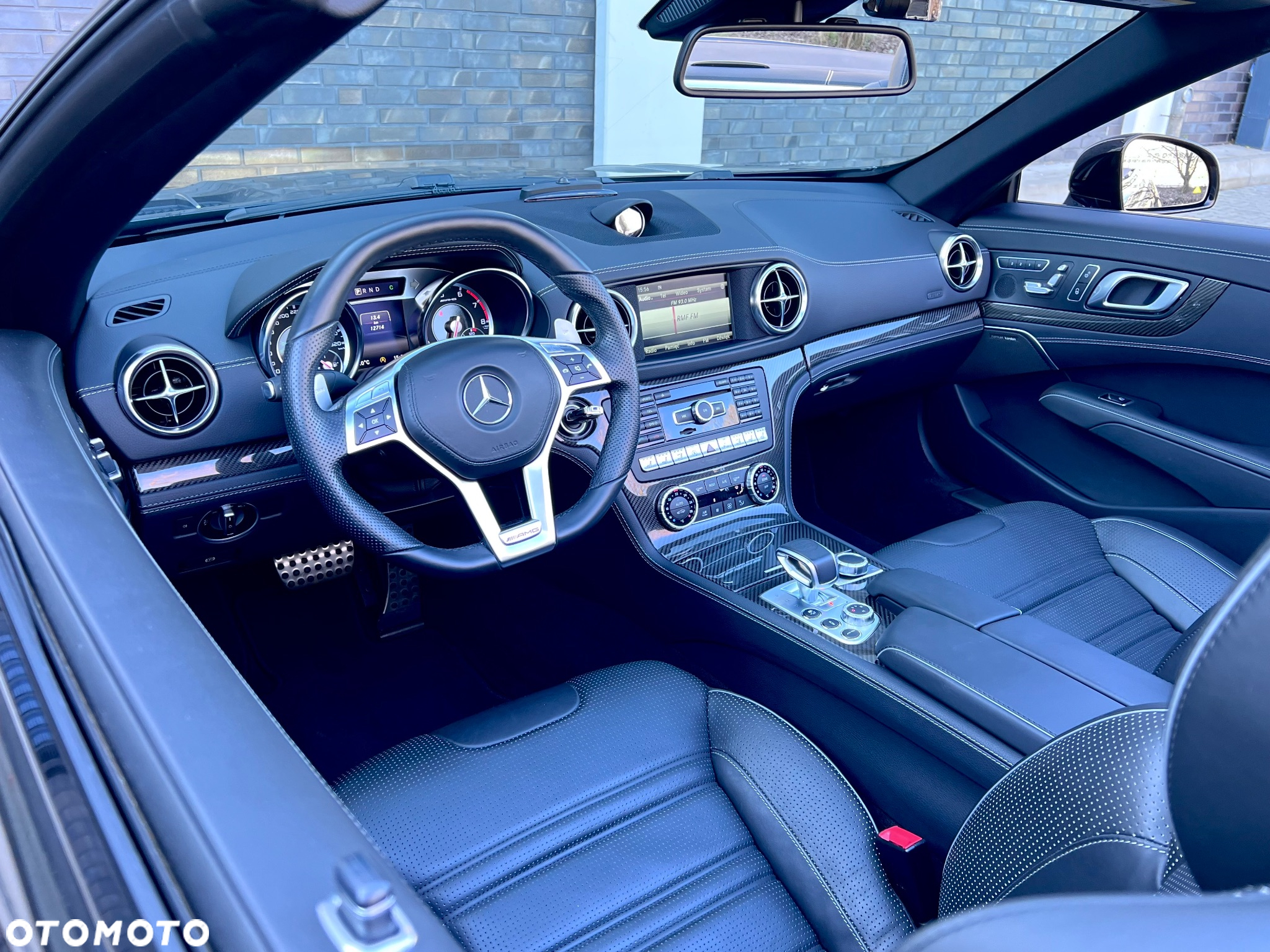 Mercedes-Benz SL 63 AMG AMG Speedshift MCT 7-Gang Sportgetriebe AMG Performance Package - 16