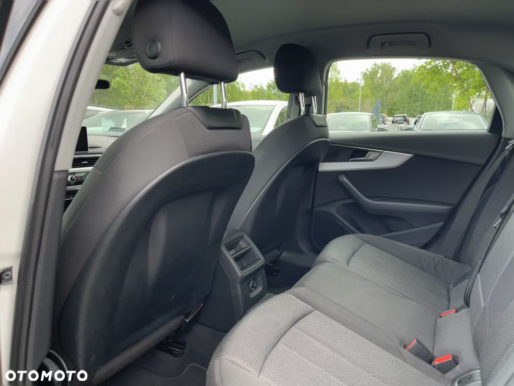 Audi A4 Limousine 1.4 TFSI Sport S tronic - 9