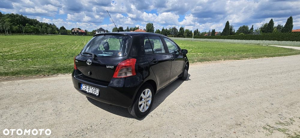 Toyota Yaris - 4