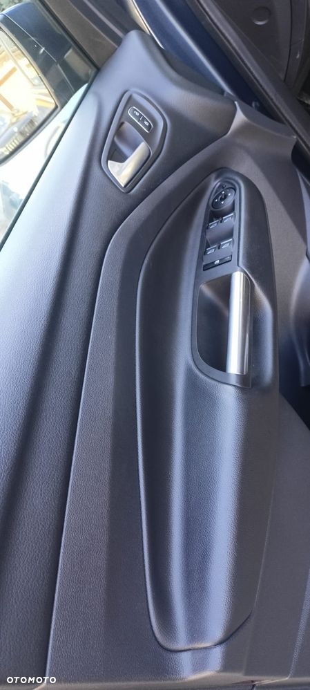 Ford Kuga - 6