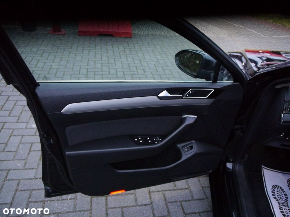 Volkswagen Passat Variant - 18