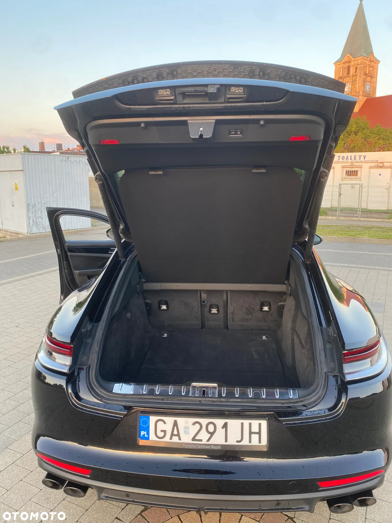 Porsche Panamera 4 E-Hybrid - 11