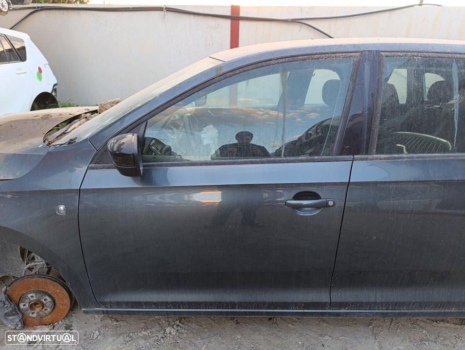 PORTA FRENTE ESQUERDA SKODA RAPID NH - 1