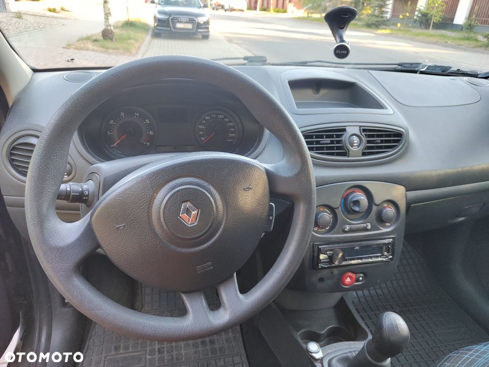 Renault Clio - 10
