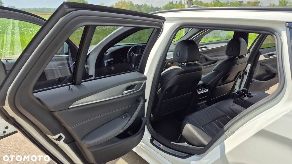 BMW Seria 5 - 32
