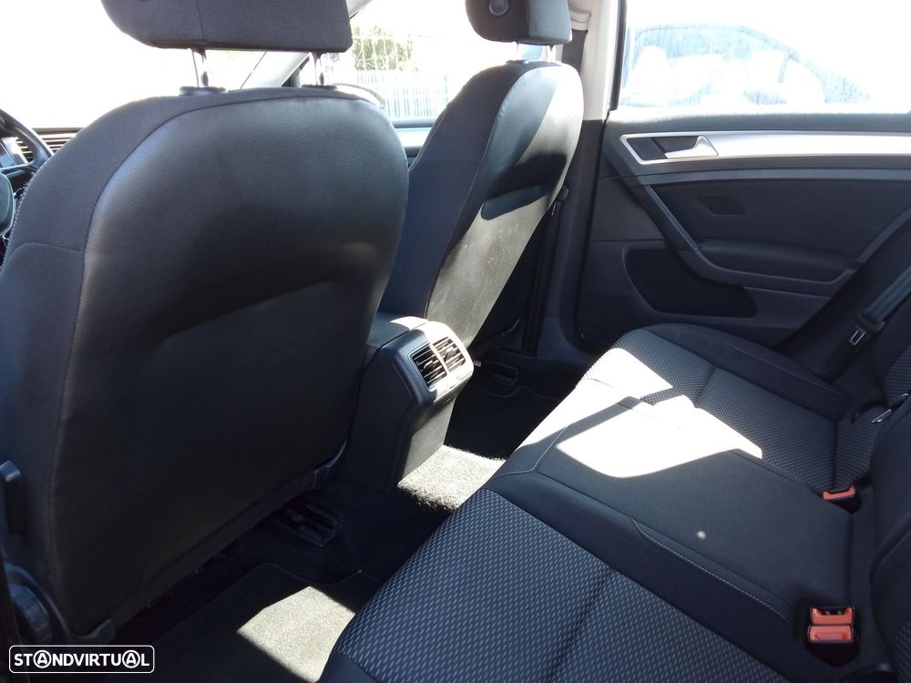 VW Golf Variant 1.0 TSI Trendline - 21