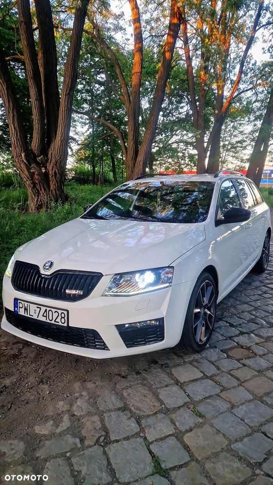 Skoda Octavia 2.0 TDI RS DSG - 2