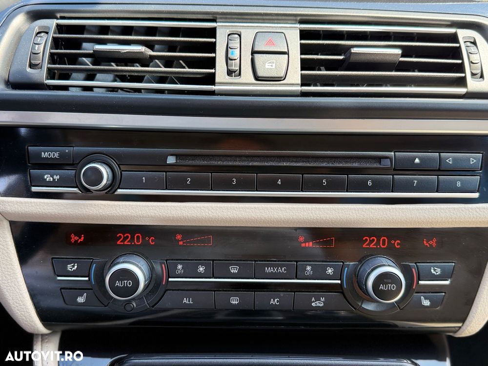 BMW Seria 5 530d xDrive Aut. - 11