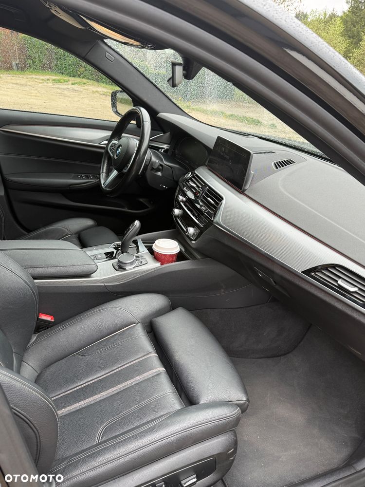 BMW Seria 5 520d xDrive M Sport Edition - 3
