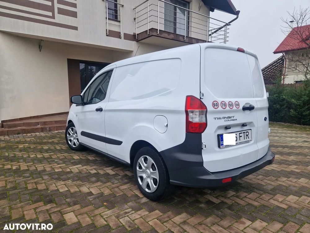 Ford Tourneo Courier - 16