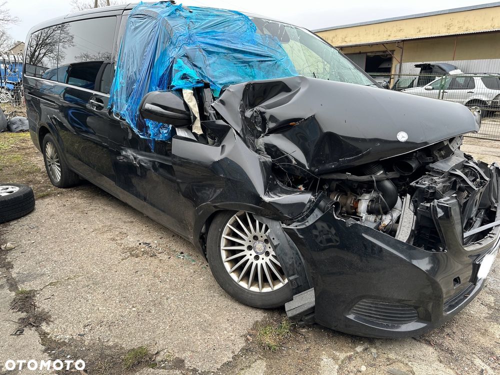 Mercedes V 220 cdi średni long 2016r karoseria  dokumenty salon PL - 2