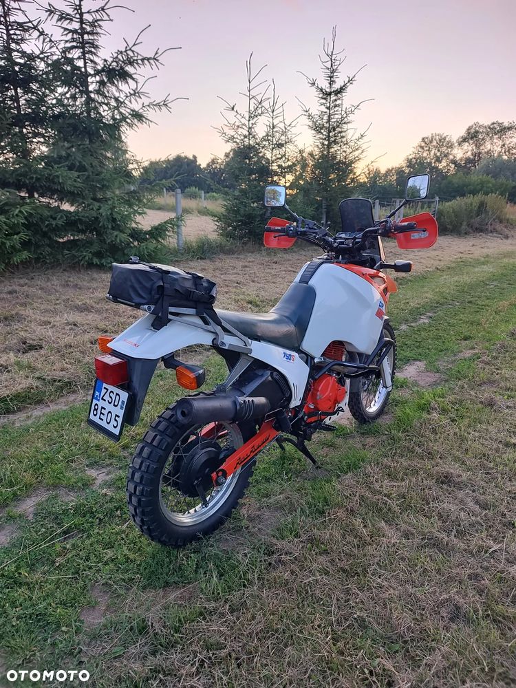 Suzuki DR - 7