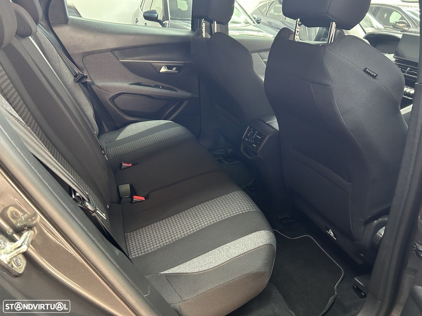 Peugeot 3008 1.2 PureTech Allure EAT8 - 16
