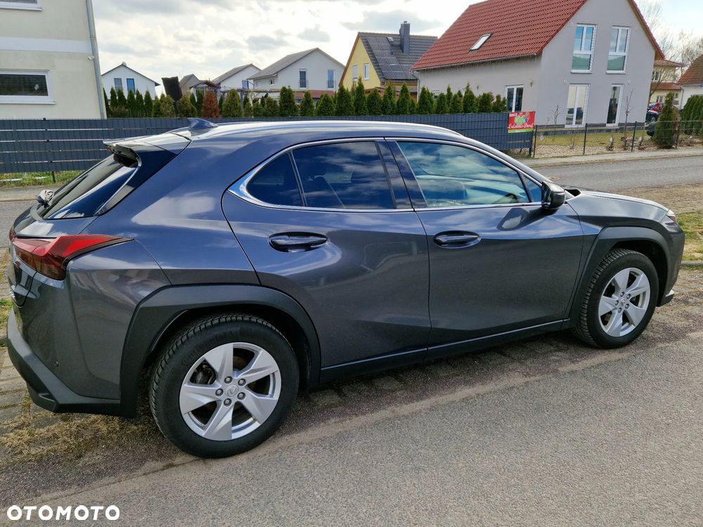 Lexus UX - 1