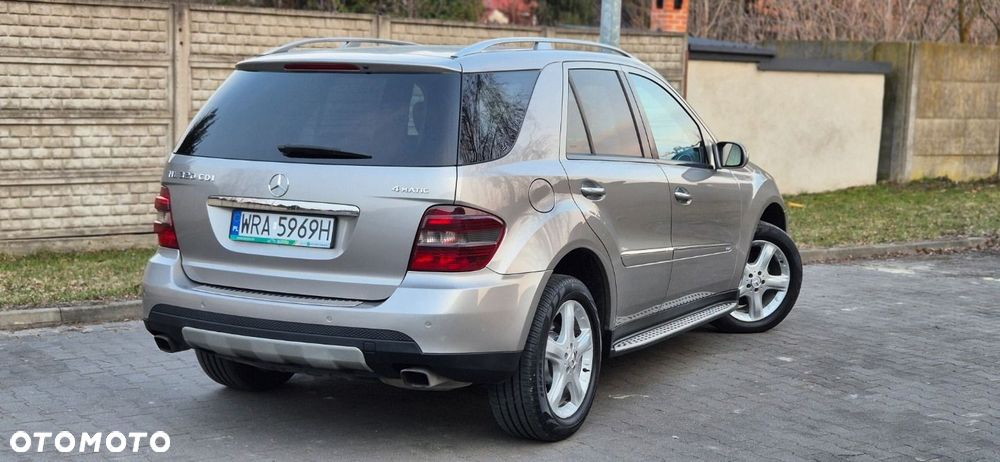 Mercedes-Benz ML 320 CDI 4Matic 7G-TRONIC Edition 10 - 23