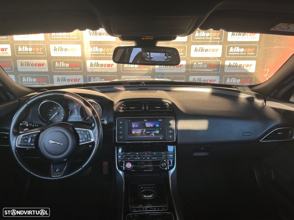 Jaguar XE 2.0 D R-Sport Aut. - 41