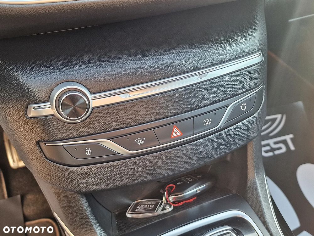 Peugeot 308 1.2 PureTech GT Pack S&S EAT8 - 19