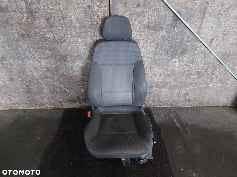 FOTEL LEWY PRZÓD KIEROWCY OPEL VECTRA C - 1