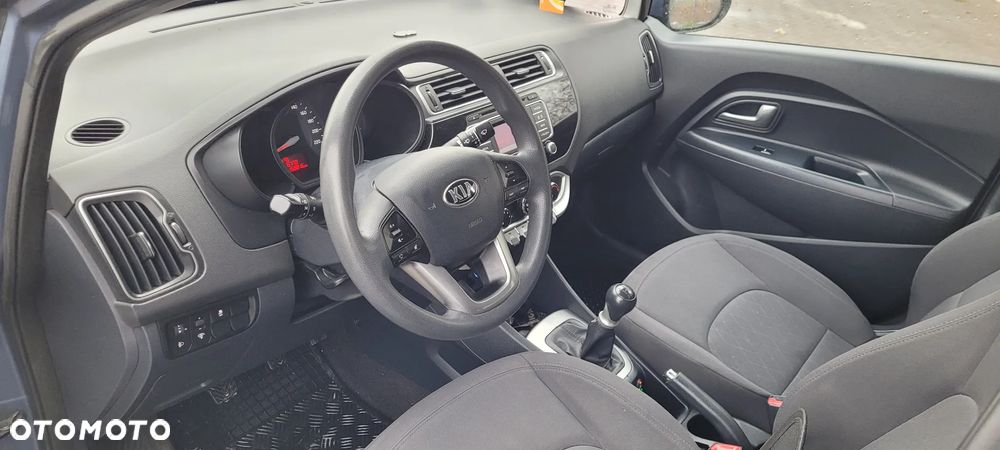 Kia Rio - 9