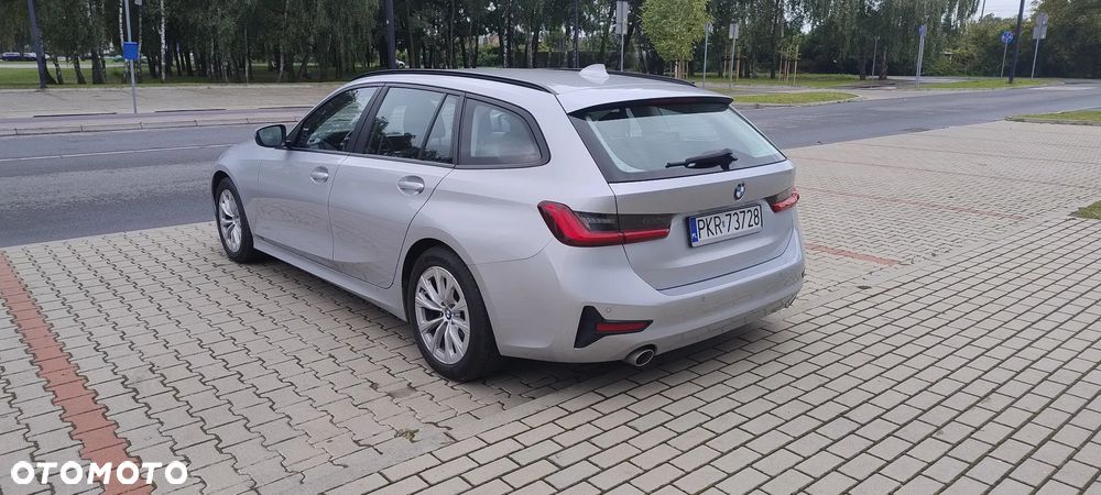 BMW Seria 3 318d - 6
