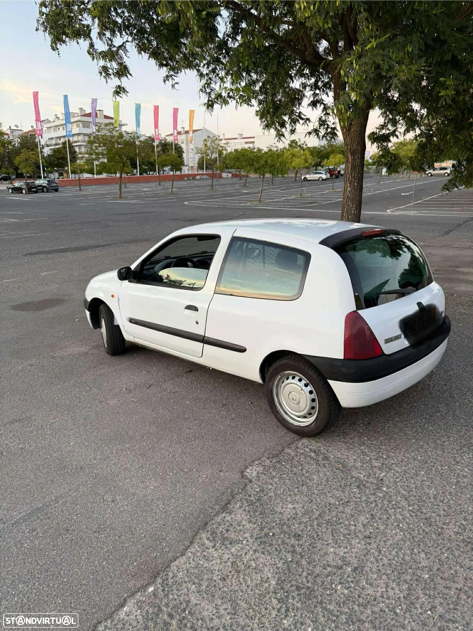 Renault Clio 1.9 D RN - 12