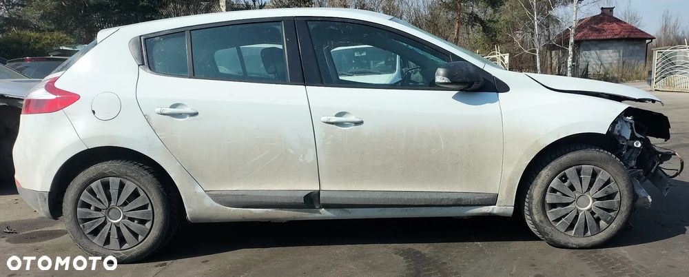 RENAULT MEGANE III LIFTBACK 1.5 dCi K9K836 KLAPA BAGAŻNIKA TYŁ TYLNA DRZWI PRAWY LEWY PRZÓD TYŁ ZDERZAK KIEROWNICA AIRBAG MASKA BŁOTNIK SZYBA LUSTERKO LAMPA SILNIK SKRZYNIA CAŁY NA CZĘŚCI - 2