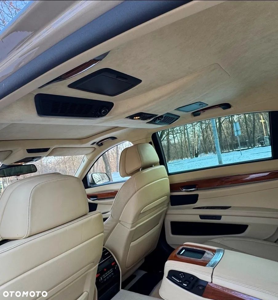 BMW Seria 7 750Li xDrive - 14
