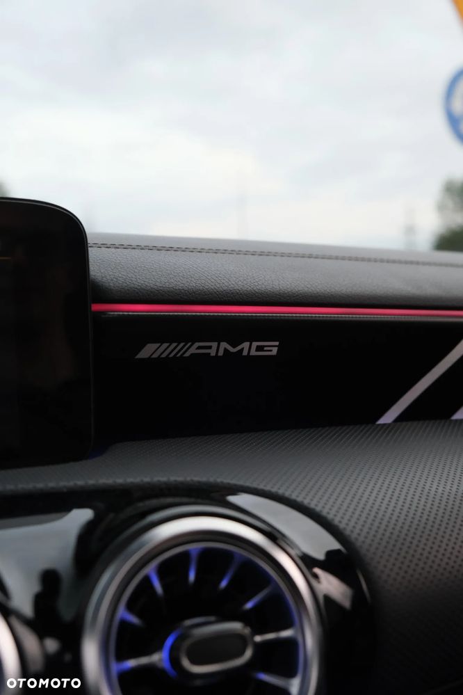 Mercedes-Benz CLA - 21