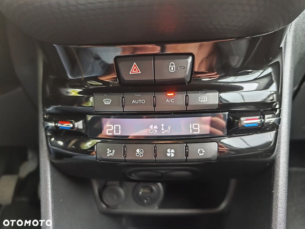 Peugeot 2008 PureTech 130 GPF Stop&Start Allure - 23