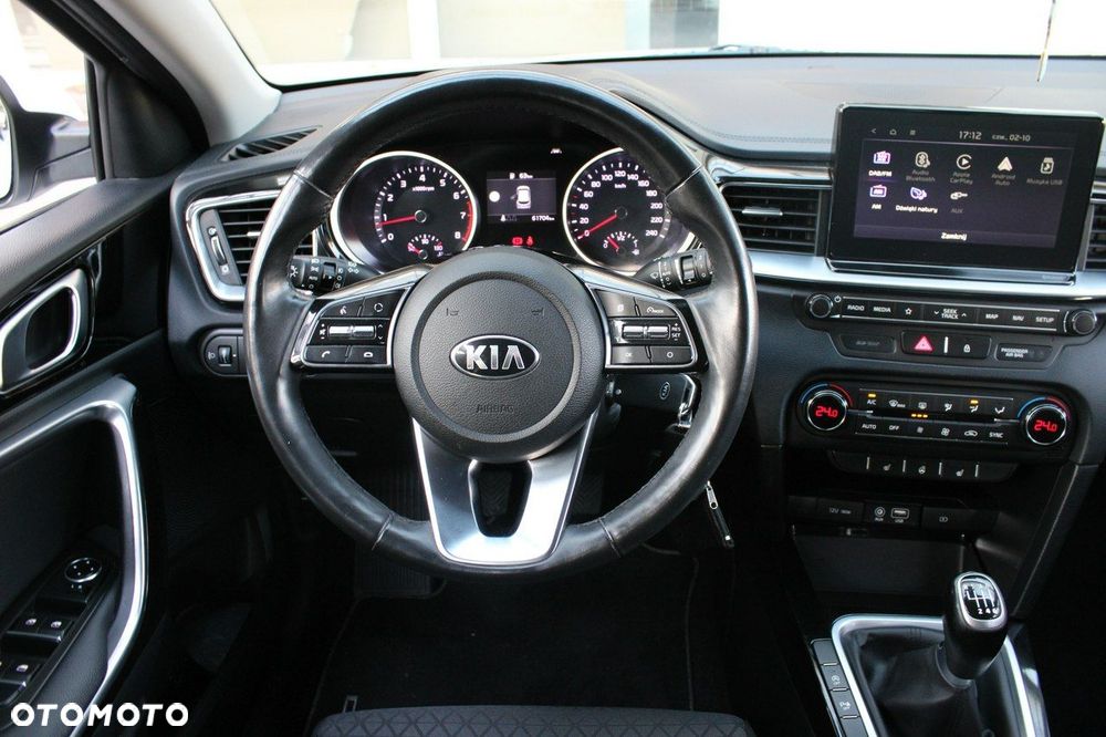 Kia Ceed - 8