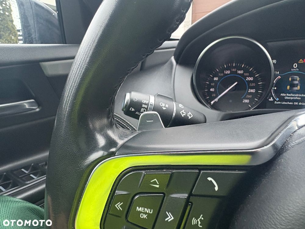 Jaguar XE 25t R-Sport - 27