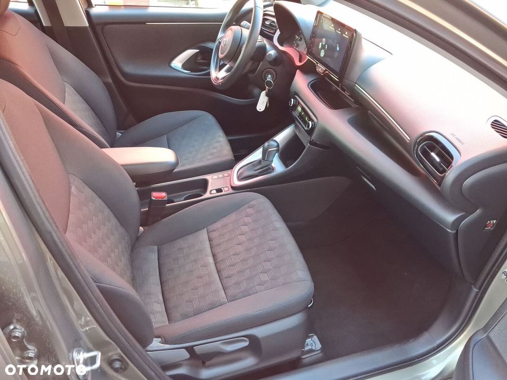 Toyota Yaris - 10