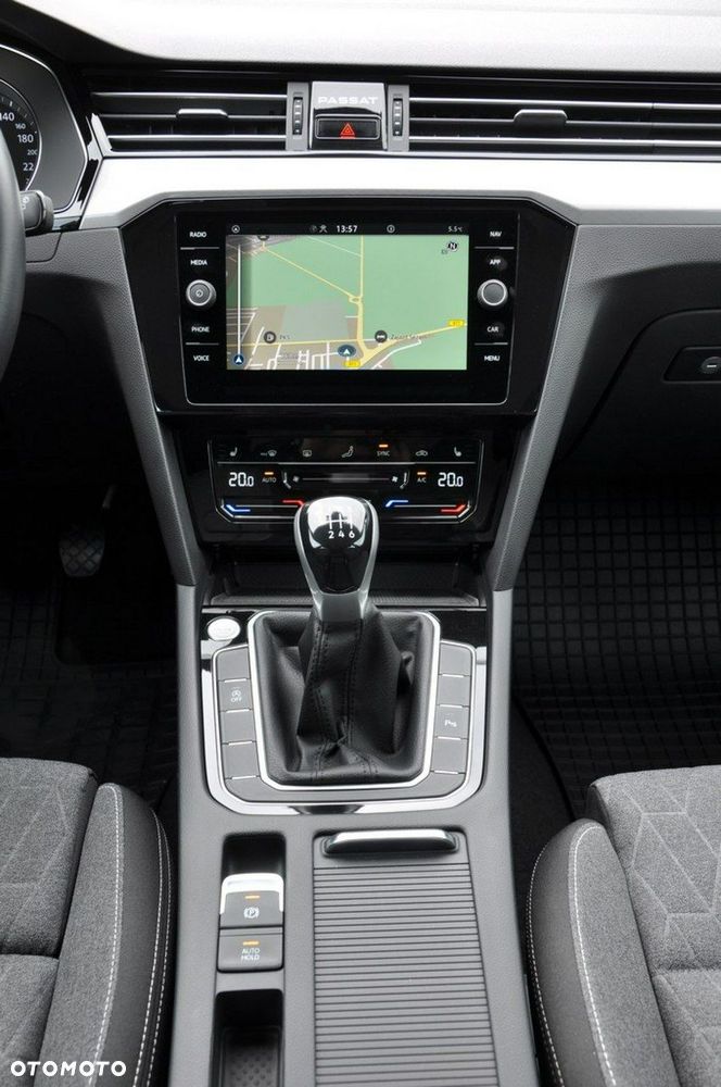 Volkswagen Passat - 26