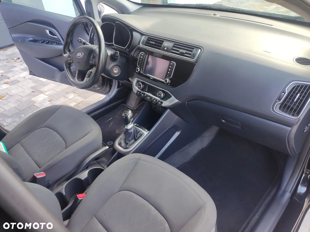 Kia Rio - 19