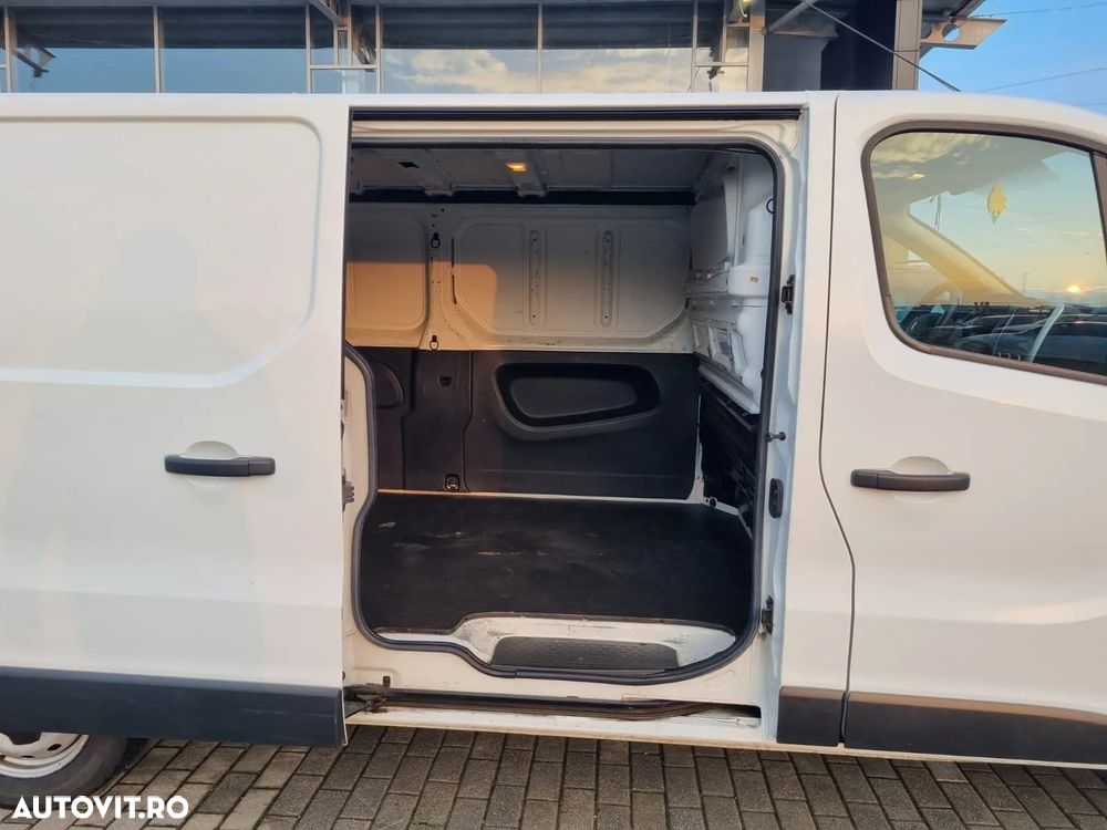 Renault Trafic FURGON - 11