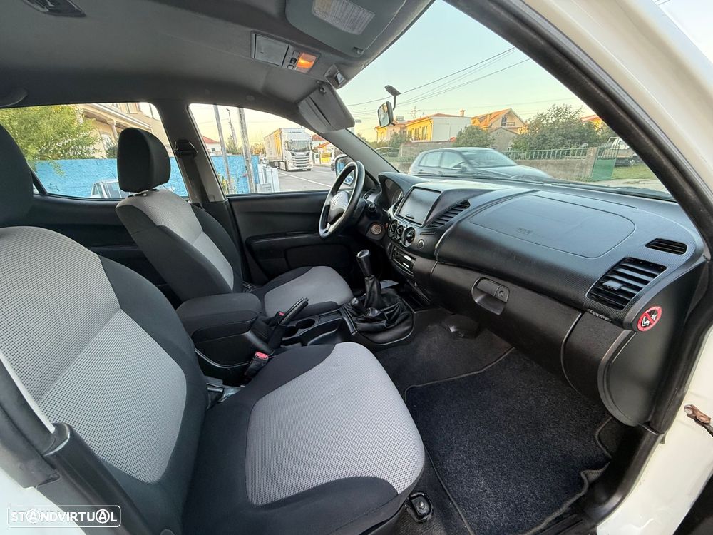Mitsubishi L200 2.5 DI-D CD Intense 4WD - 12