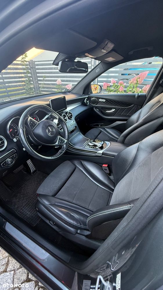 Mercedes-Benz GLC - 12