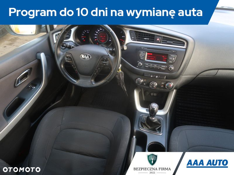 Kia Ceed - 8