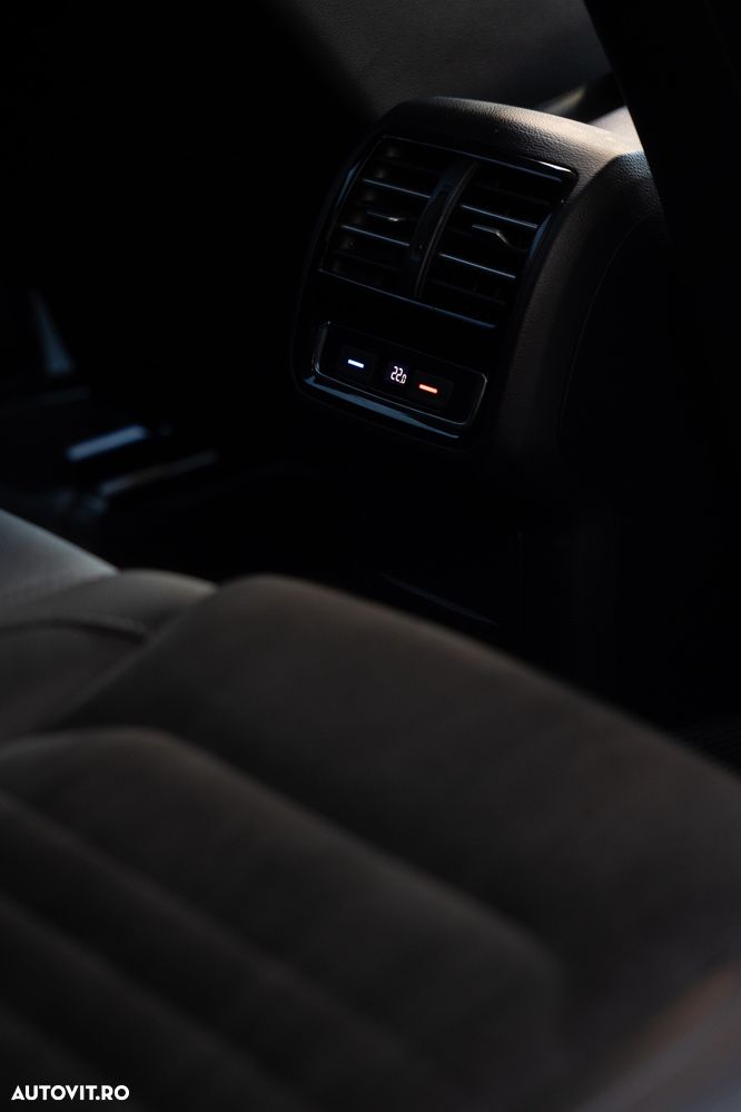 Volkswagen Passat 2.0 TDI DSG Highline - 12