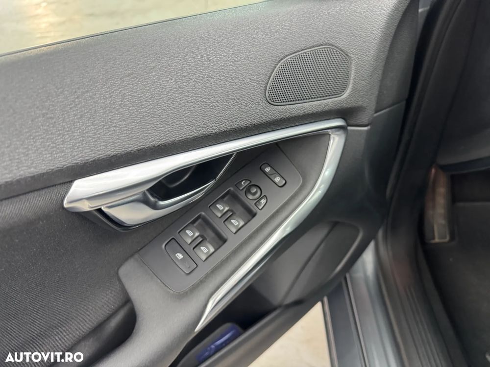 Volvo V40 D2 Geartronic Momentum - 22