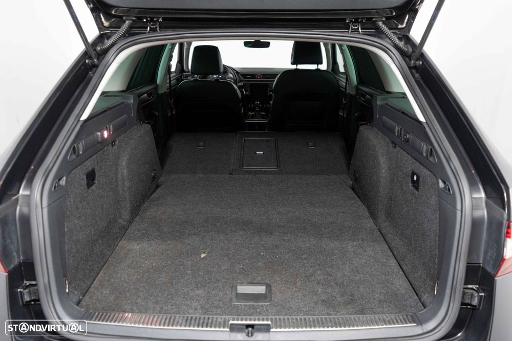Skoda Superb Break 2.0 TDI Style DSG - 16
