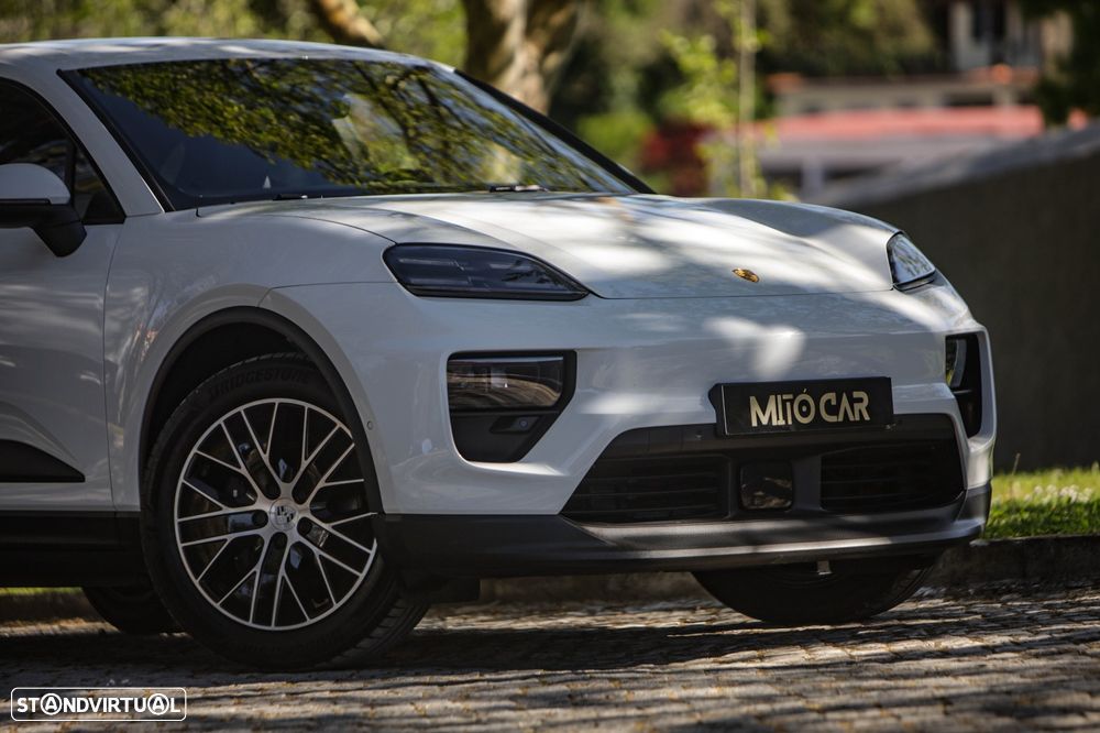 Porsche Macan Electric 4 - 14