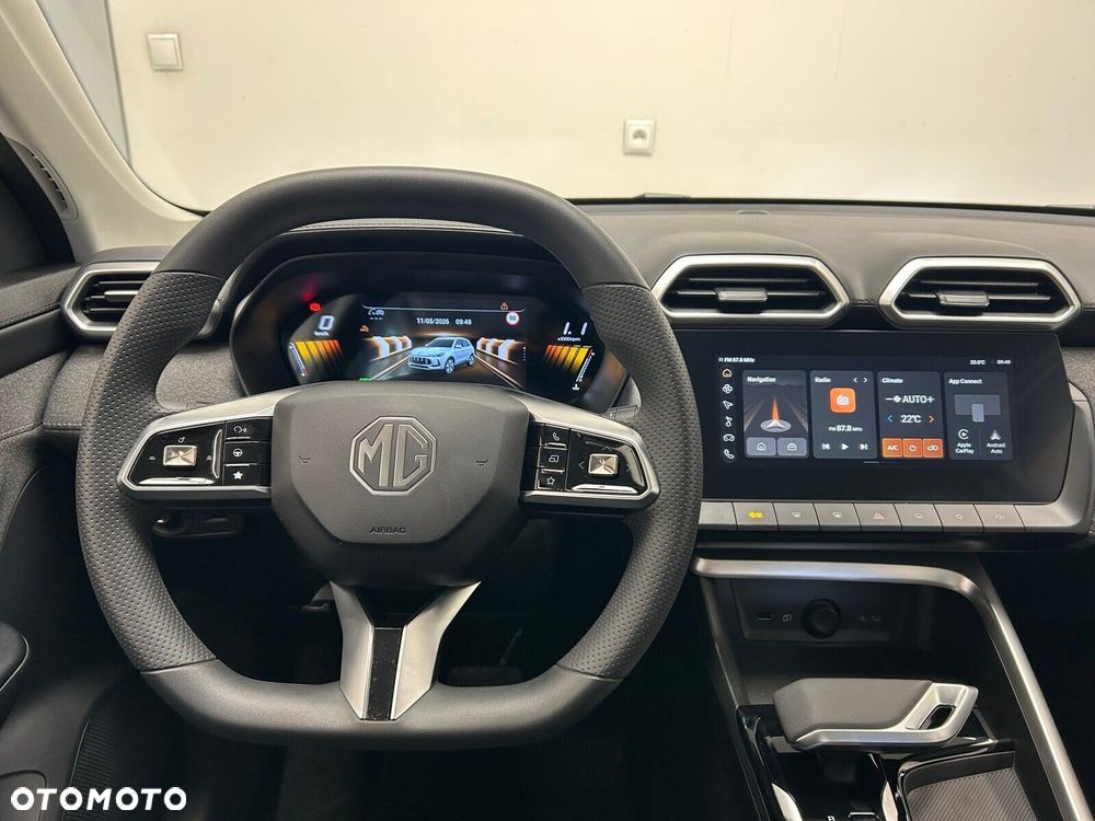 MG ZS Hybrid+ - 16