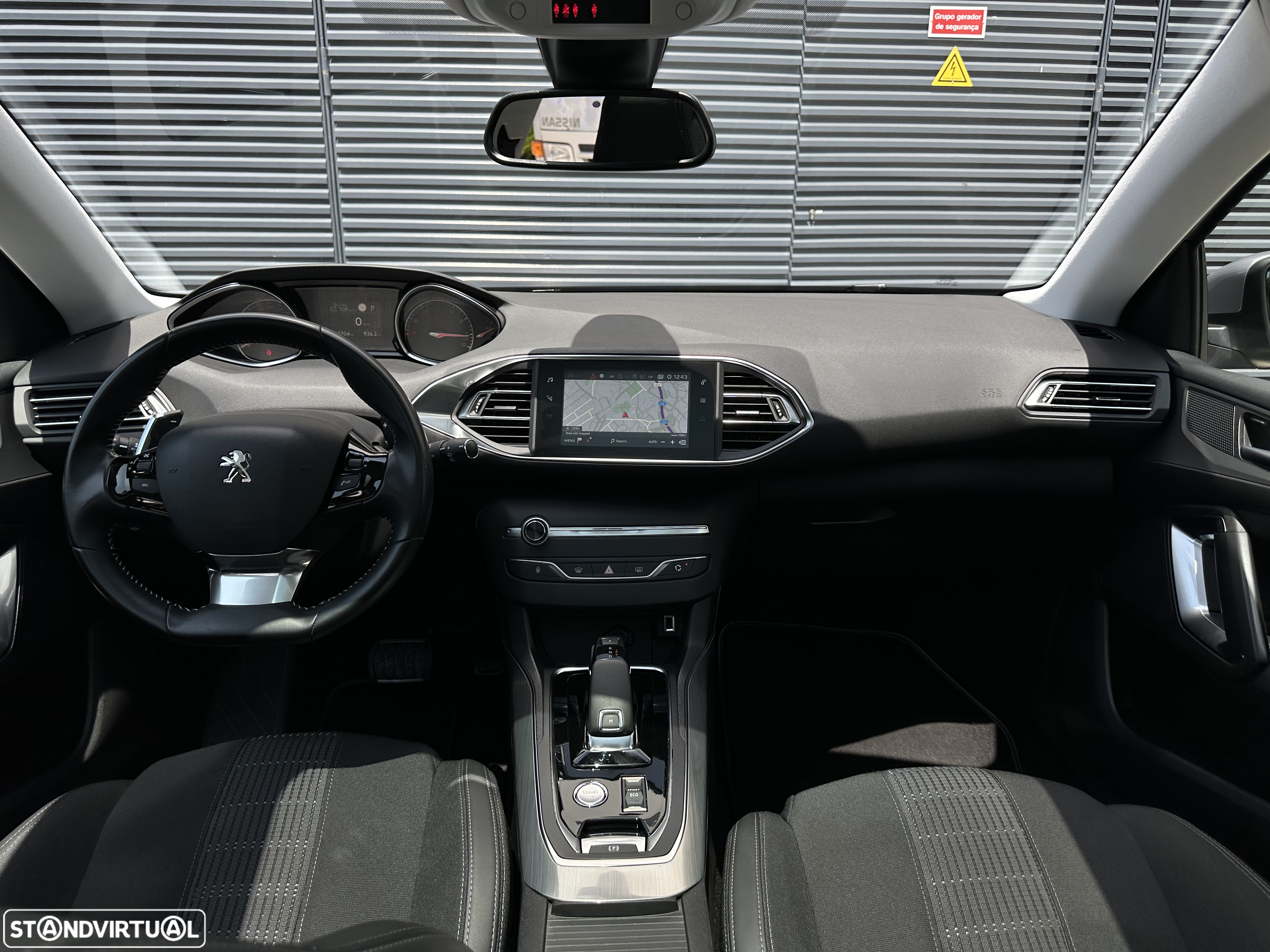 Peugeot 308 1.2 PureTech Allure Pack EAT8 - 28