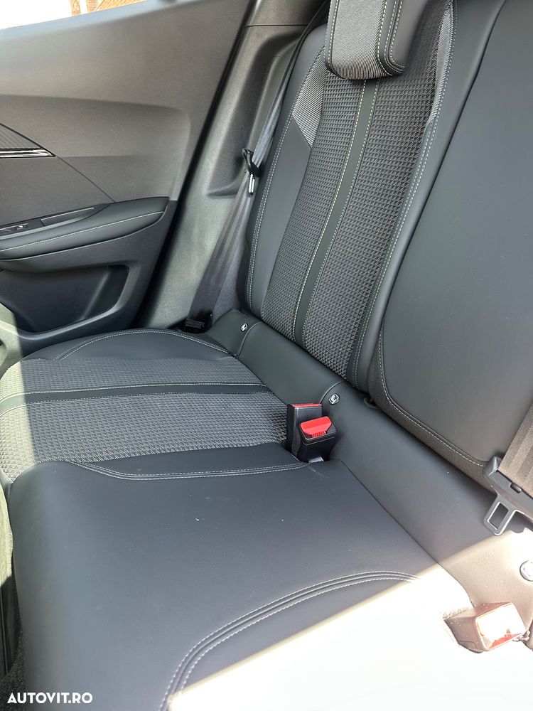 Peugeot 2008 1.2L PureTech 130 S&S EAT8 GT - 13