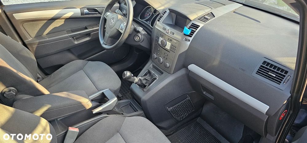 Opel Zafira - 9