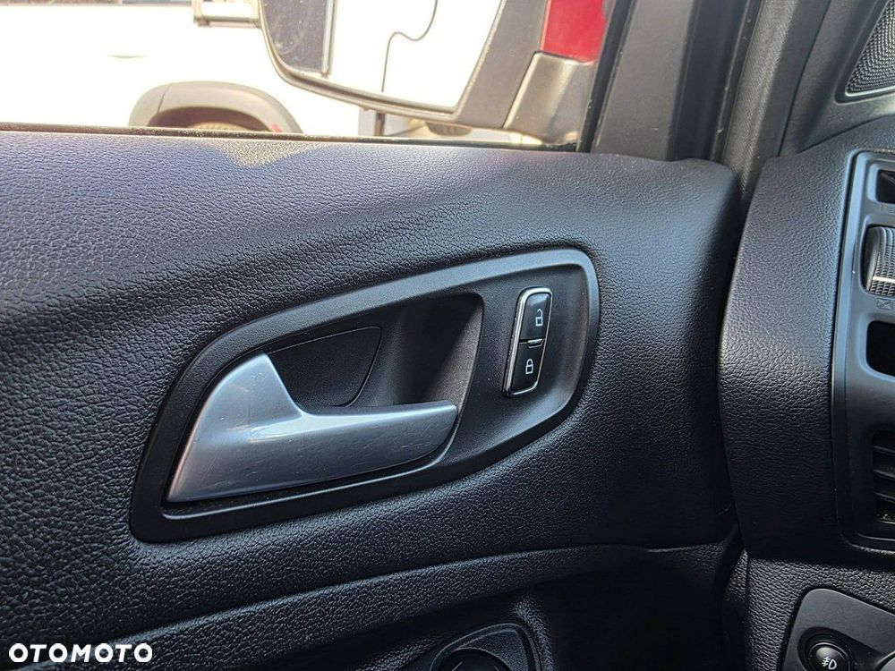 Ford Kuga - 13