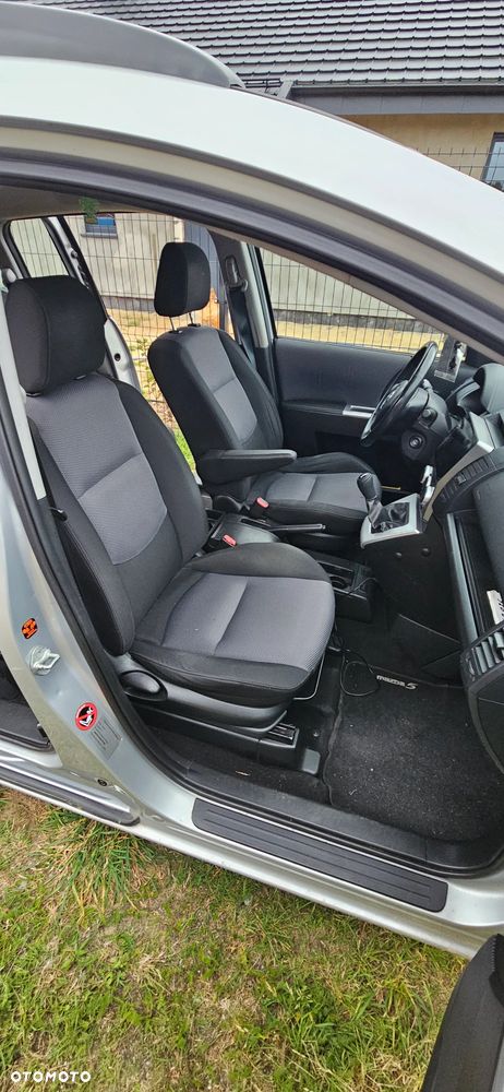 Mazda 5 - 7